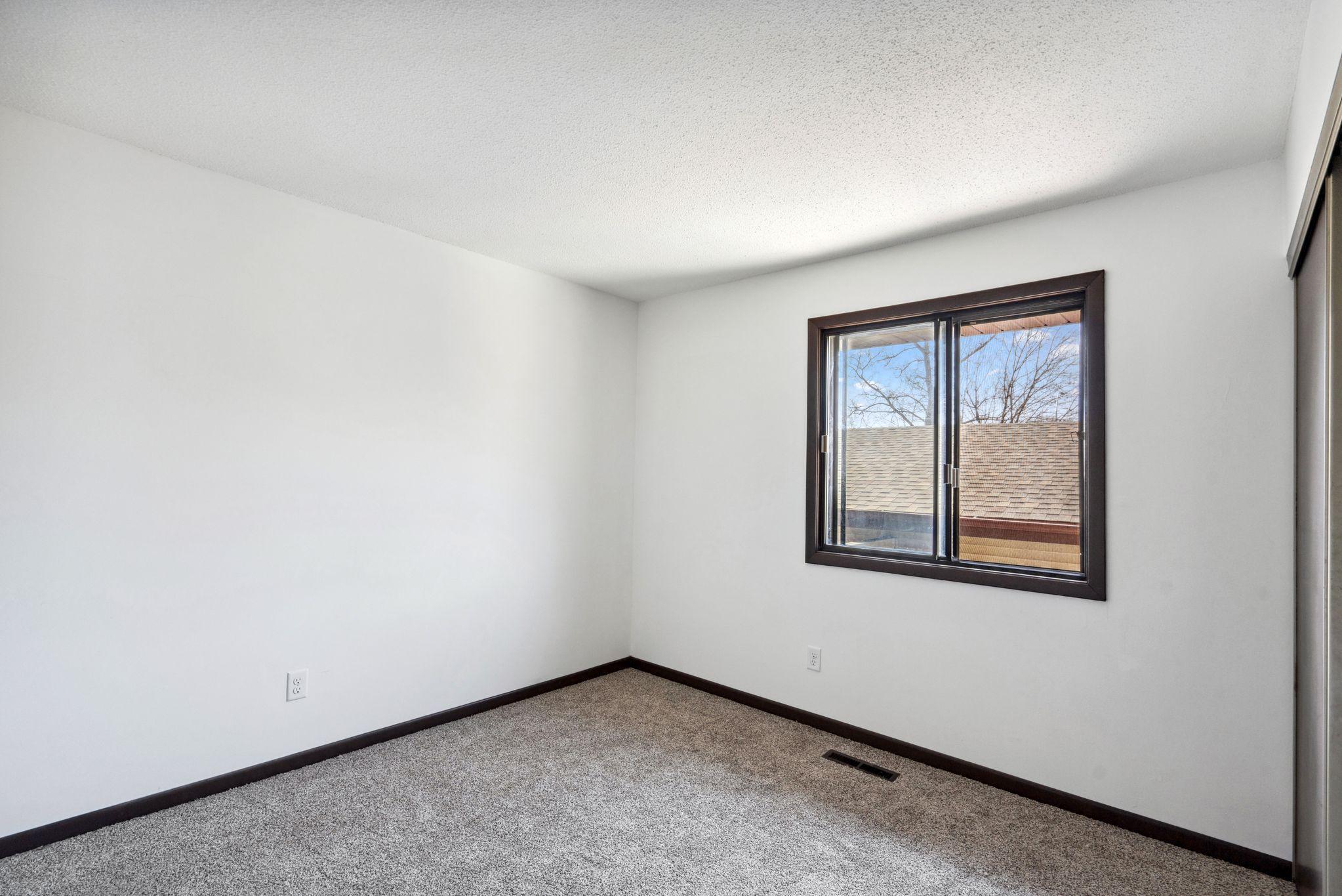 7502 Germane Trail Apple Valley, MN 55124 - Photo 13 of 27