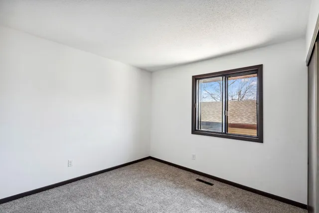 $209,900 | 7502 Germane Trail, Apple Valley, MN 55124