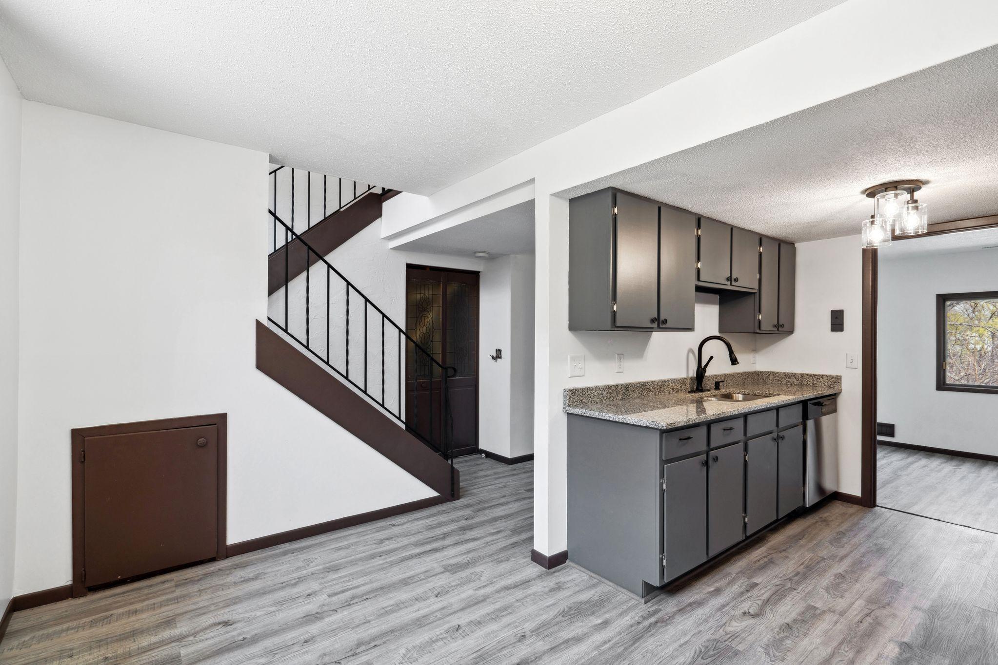 7502 Germane Trail Apple Valley, MN 55124 - Photo 2 of 27