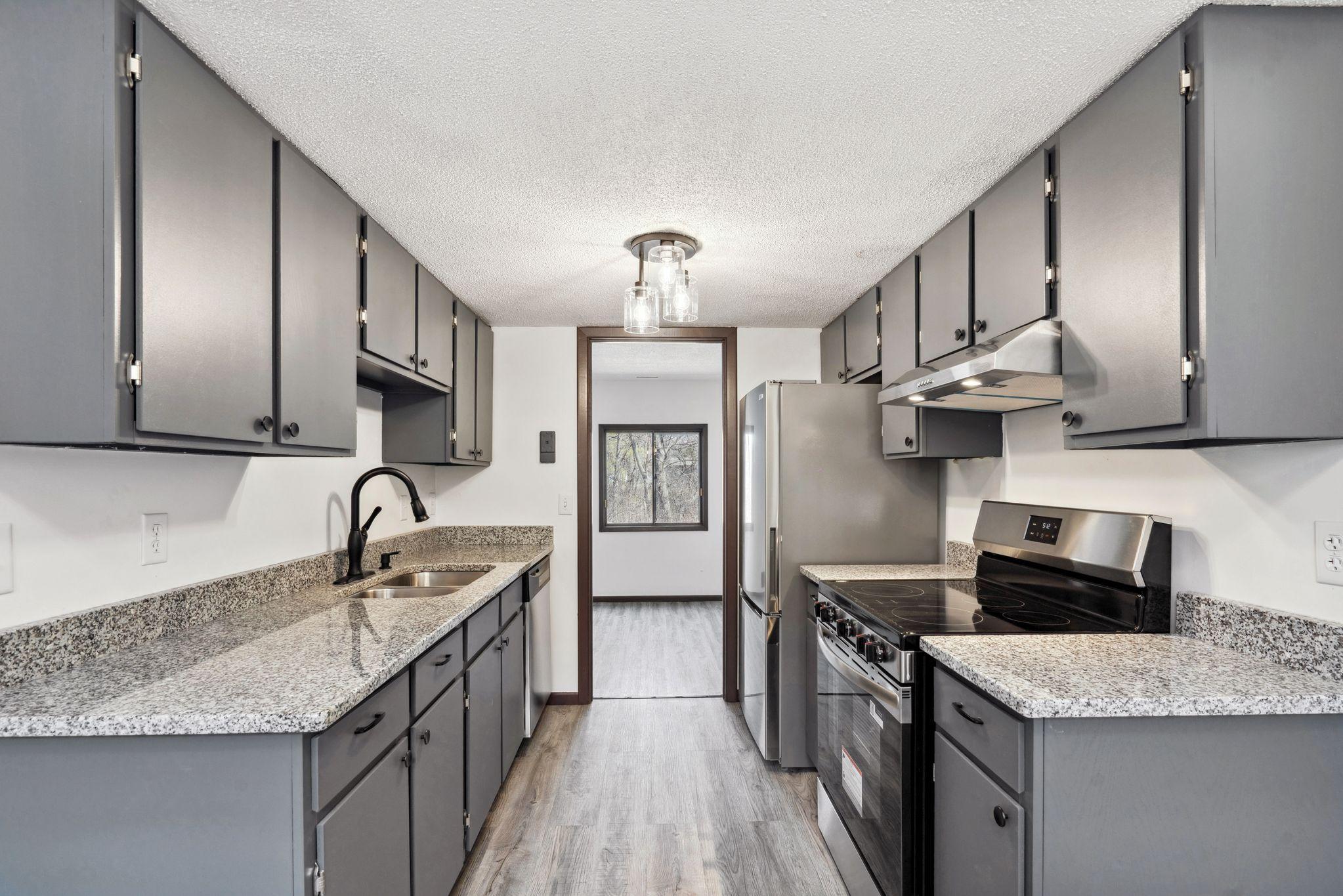 7502 Germane Trail Apple Valley, MN 55124 - Photo 3 of 27