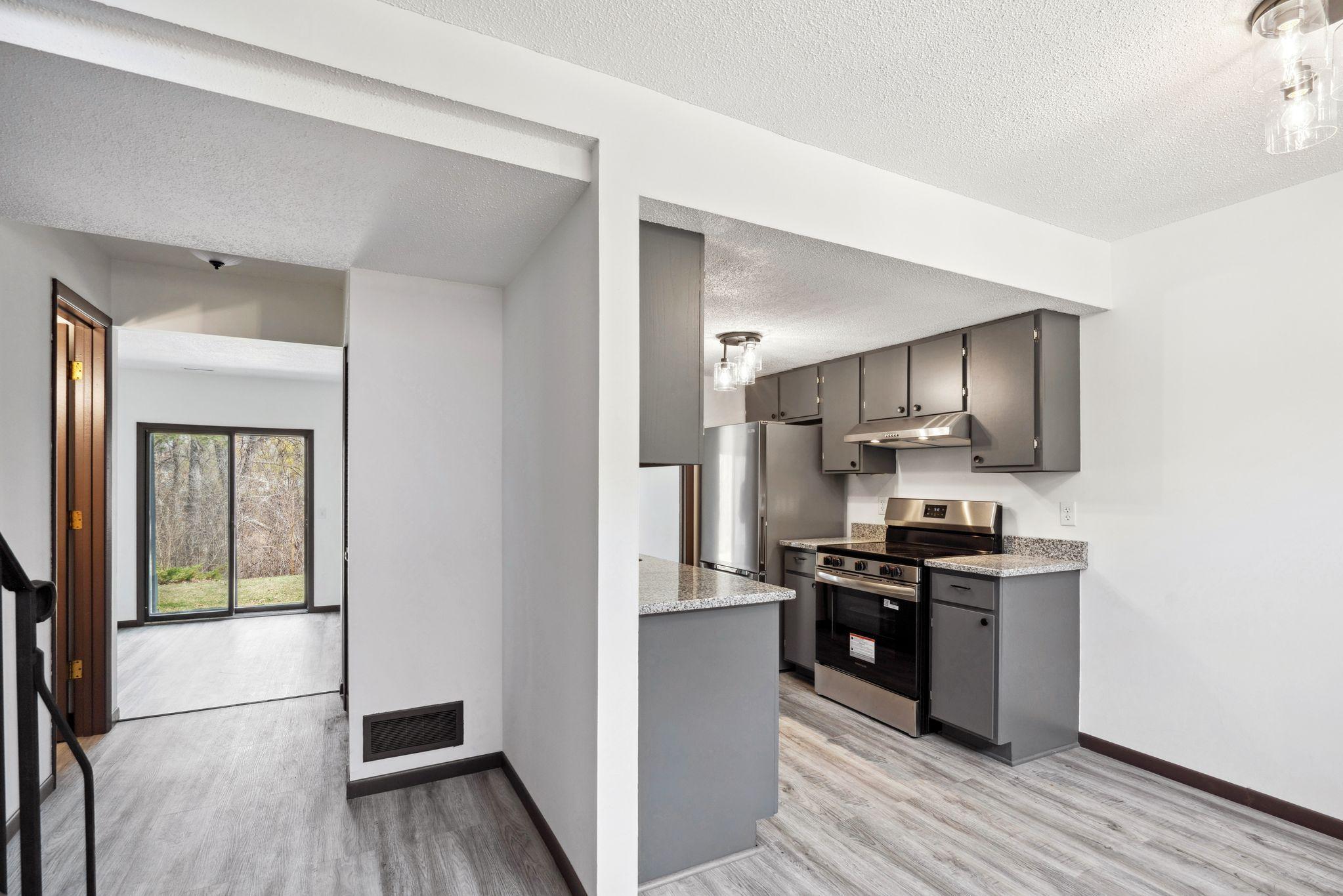 7502 Germane Trail Apple Valley, MN 55124 - Photo 4 of 27