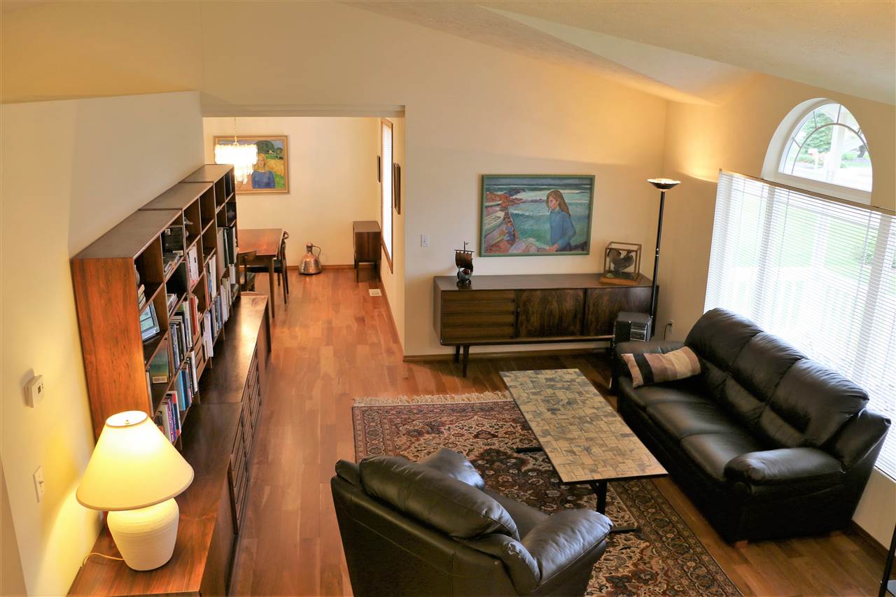 4702 East Woodglen Road Mead, WA 99021 - Photo 3 of 20