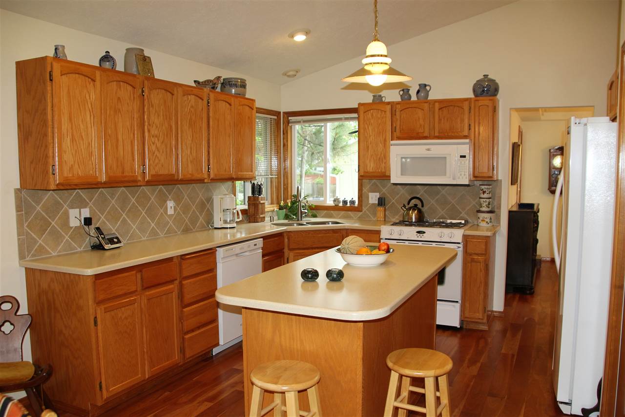 4702 East Woodglen Road Mead, WA 99021 - Photo 4 of 20