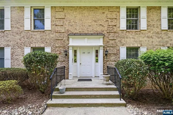 $449,000 | 137A South Maple Avenue, Unit B, Park Ridge, NJ 07656
