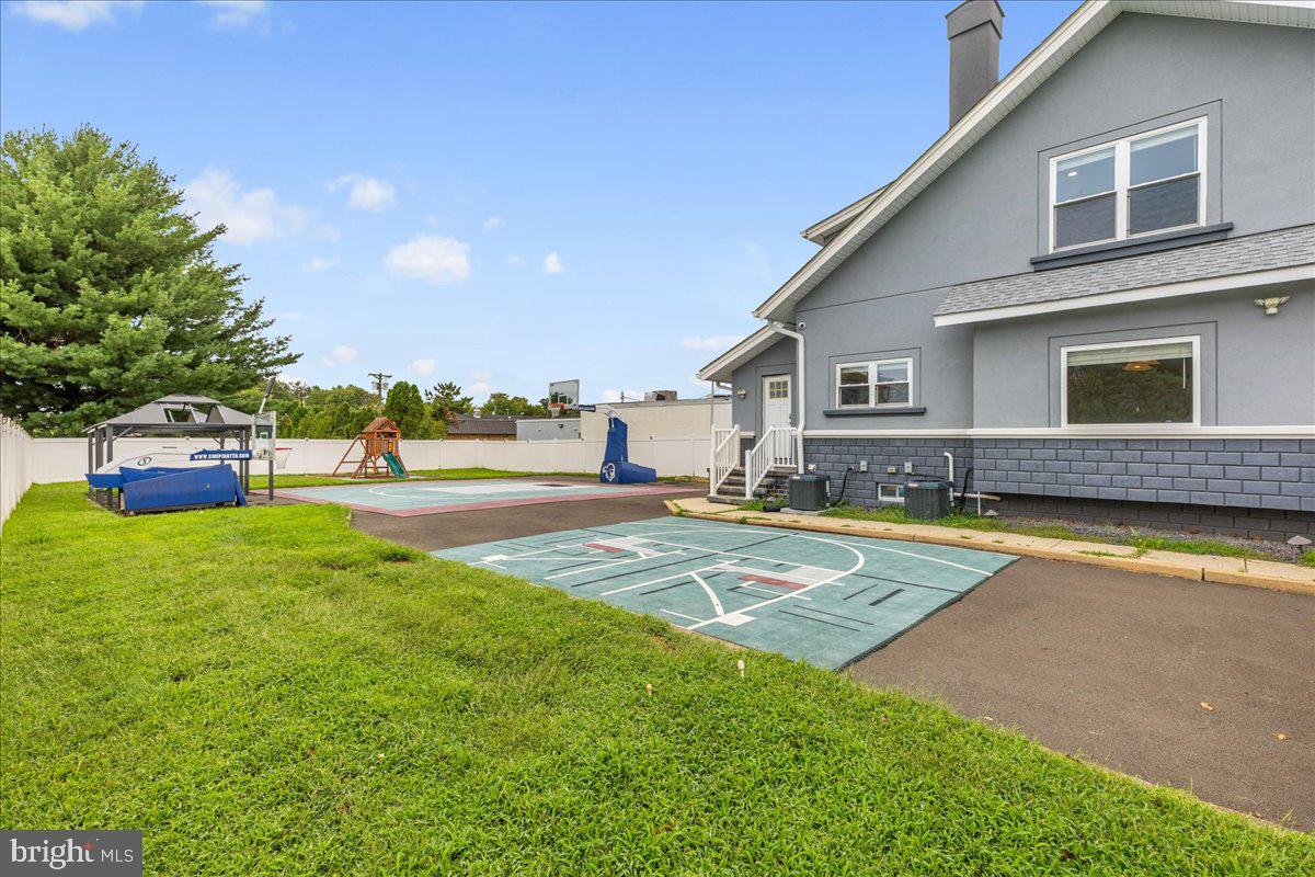 4453 Nottingham Way Hamilton, NJ 08690 - Photo 24 of 26 Backyard