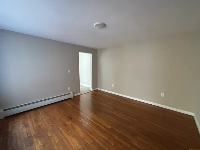 $1,500 | 213 Golden Hill Street, Unit 5G, Bridgeport, CT 06604