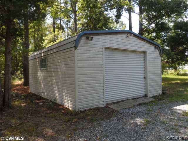 4181 Williamsburg Road Sandston, VA 23150 - Photo 10 of 10 Parking Lot/Garage
