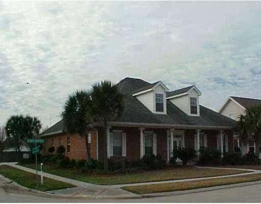 698 North Rue Marcel Gretna, LA 70056 - Photo 1 of 8