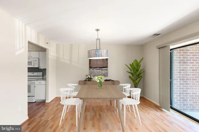 $2,000 | 7202 Rockland Hills Drive, Unit 308, Baltimore, MD 21209