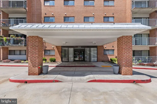 $2,000 | 7202 Rockland Hills Drive, Unit 308, Baltimore, MD 21209