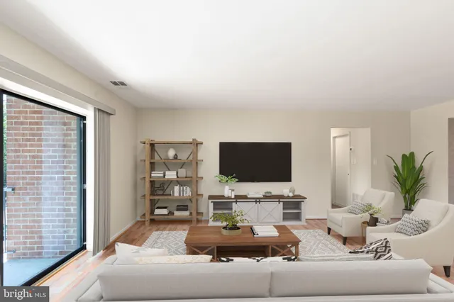 $2,000 | 7202 Rockland Hills Drive, Unit 308, Baltimore, MD 21209