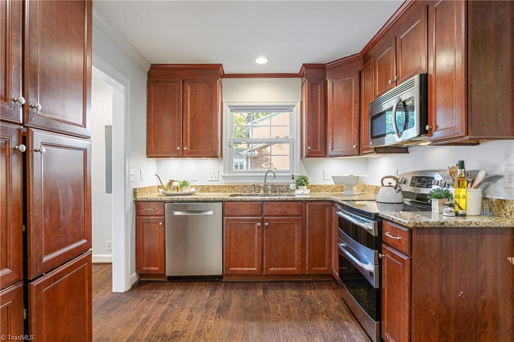 1607 Beechtree Road Greensboro, NC 27408 - Photo 12 of 47 Gallery Image 12