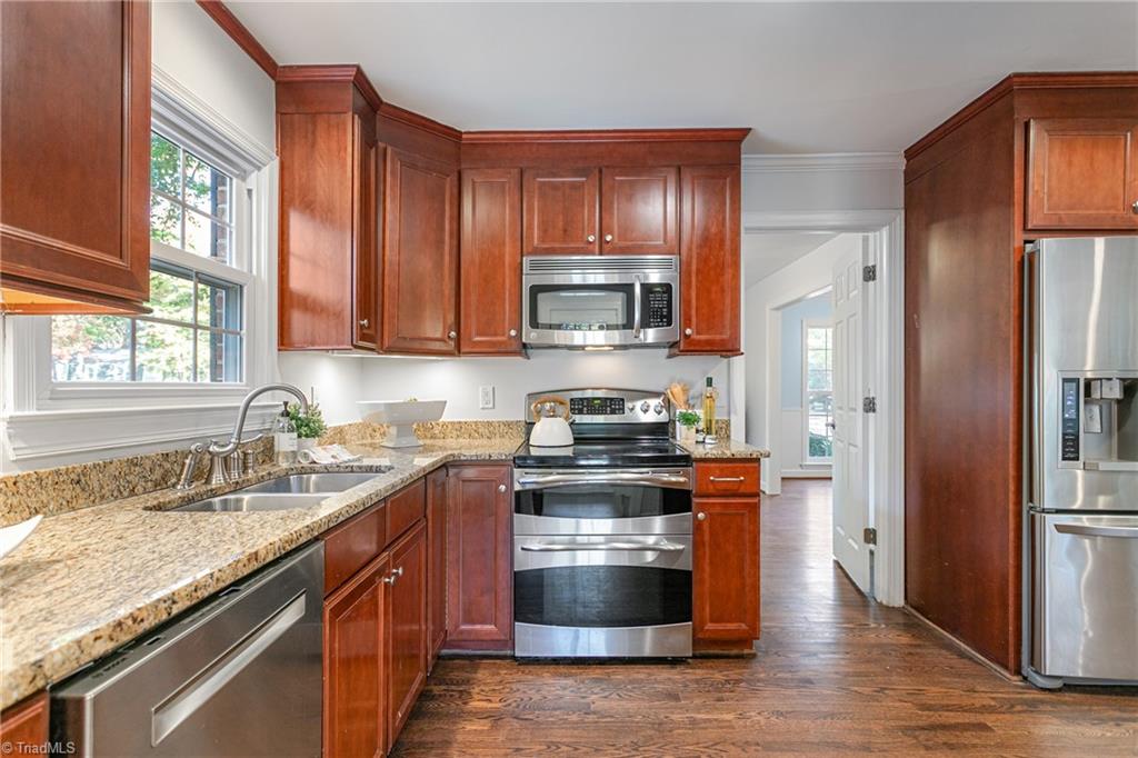 1607 Beechtree Road Greensboro, NC 27408 - Photo 14 of 47 Gallery Image 14
