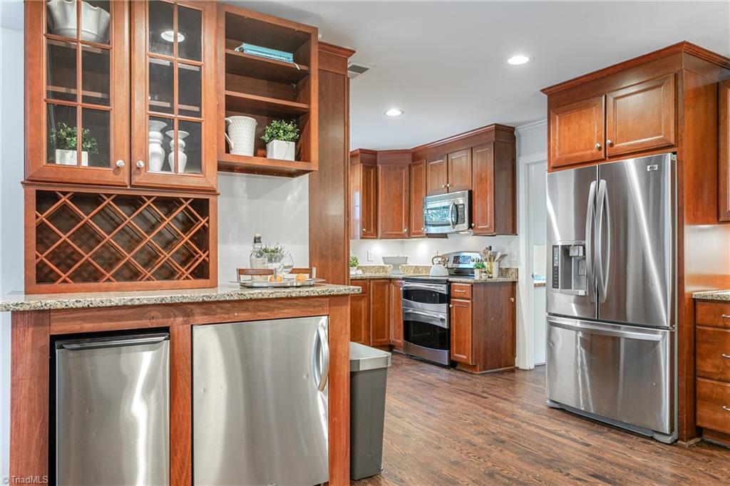 1607 Beechtree Road Greensboro, NC 27408 - Photo 15 of 47 Gallery Image 15