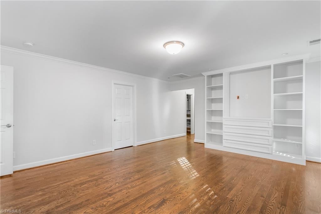 1607 Beechtree Road Greensboro, NC 27408 - Photo 23 of 47 Primary Suite