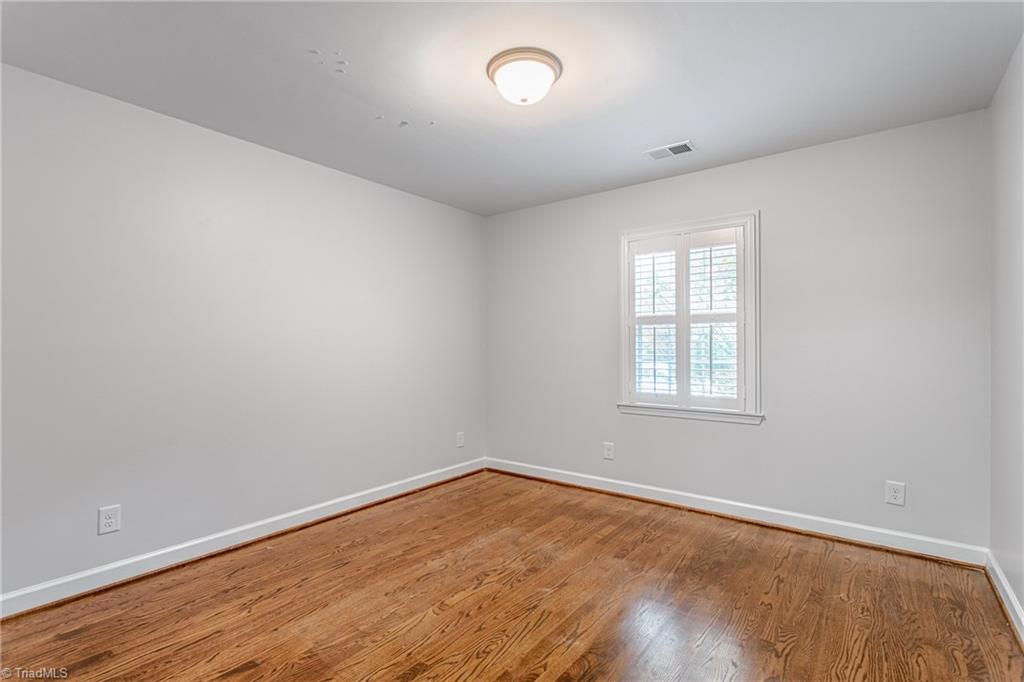 1607 Beechtree Road Greensboro, NC 27408 - Photo 29 of 47 Secondary bedroom