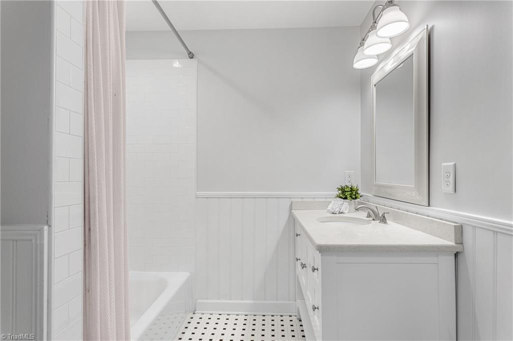 1607 Beechtree Road Greensboro, NC 27408 - Photo 31 of 47 Gallery Image 31
