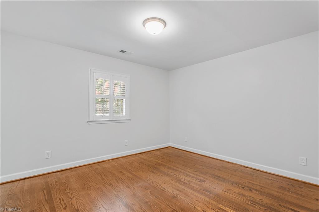 1607 Beechtree Road Greensboro, NC 27408 - Photo 36 of 47 Secondary bedroom
