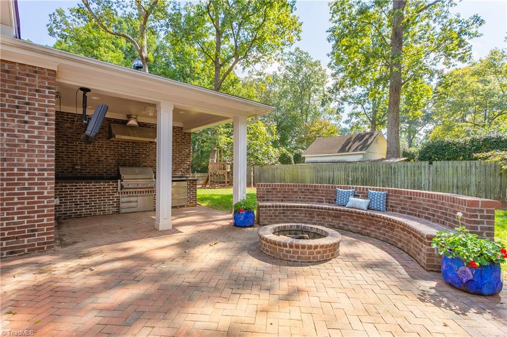 1607 Beechtree Road Greensboro, NC 27408 - Photo 41 of 47 Gallery Image 41