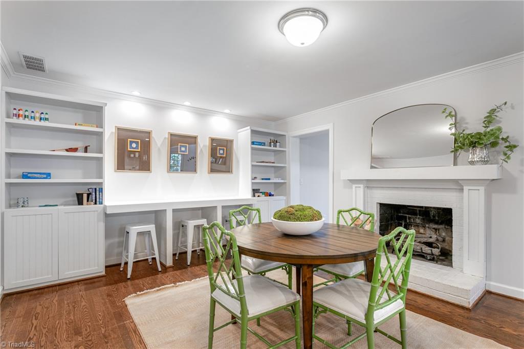 1607 Beechtree Road Greensboro, NC 27408 - Photo 9 of 47 Gallery Image 9