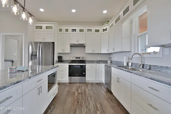 $849,900 | 487 Peninsula Pointe, Rutledge, TN 37861