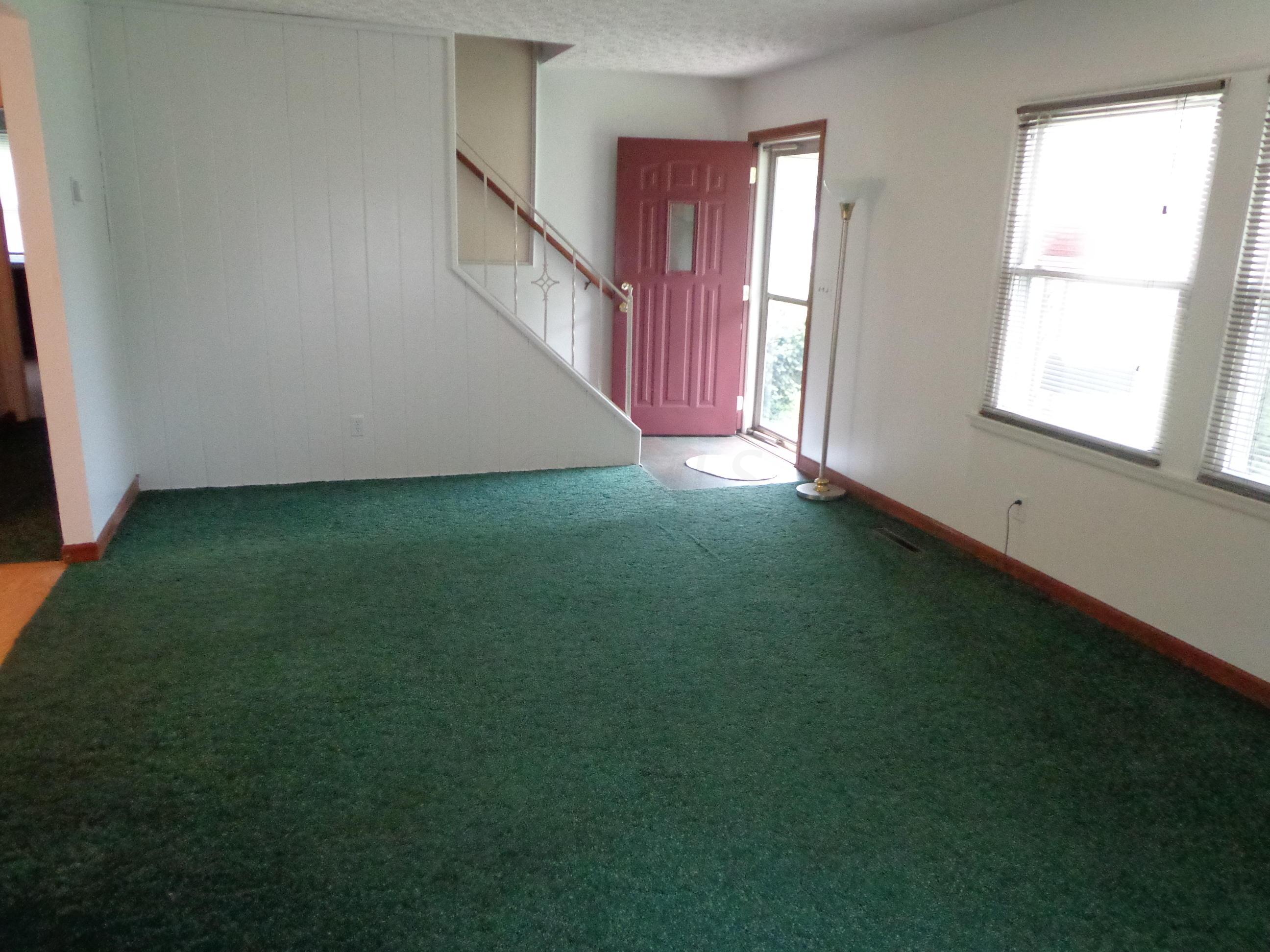 378 Sturbridge Road Columbus, OH 43228 - Photo 5 of 12 Gallery Image 5