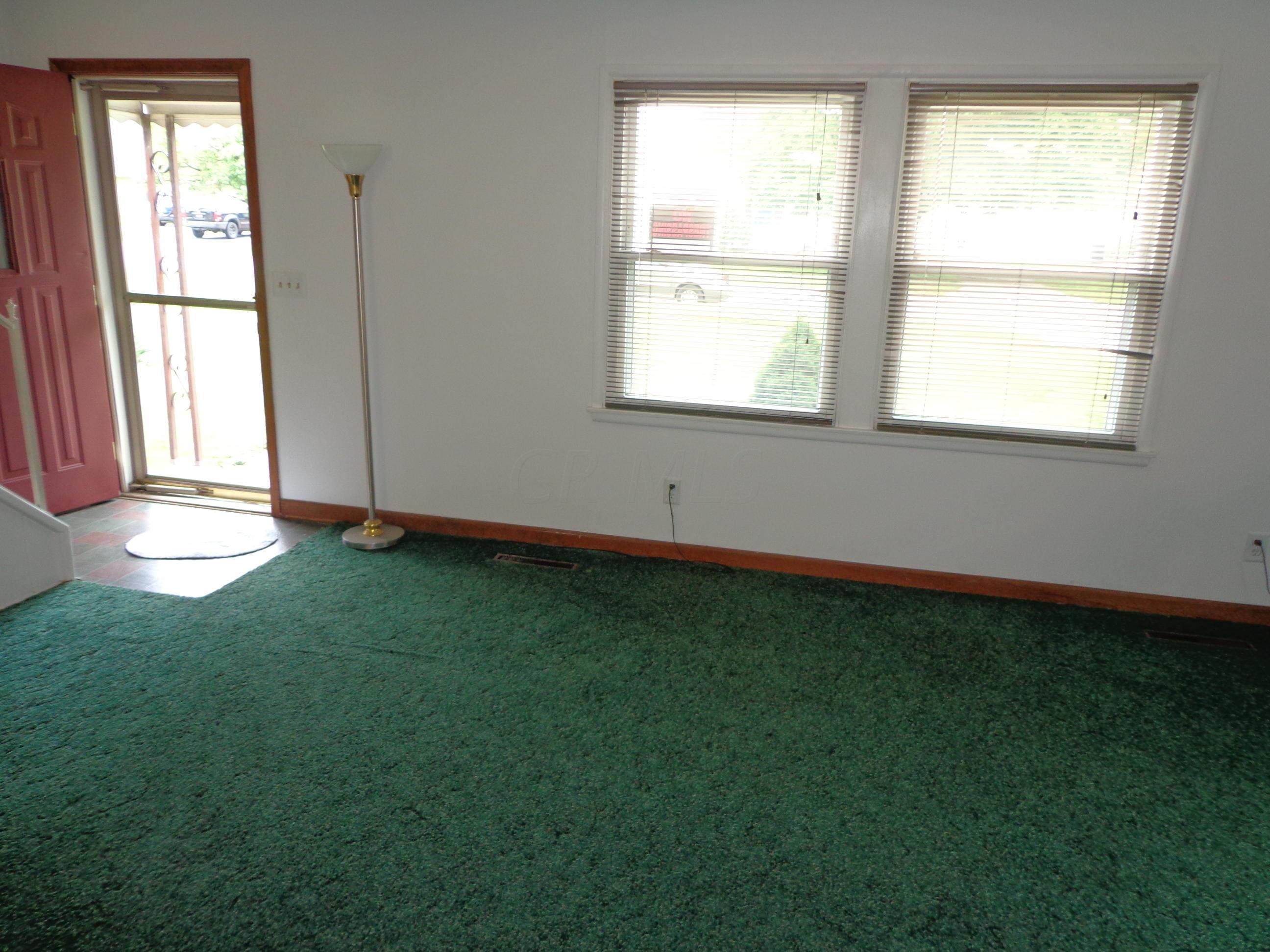378 Sturbridge Road Columbus, OH 43228 - Photo 6 of 12 Gallery Image 6