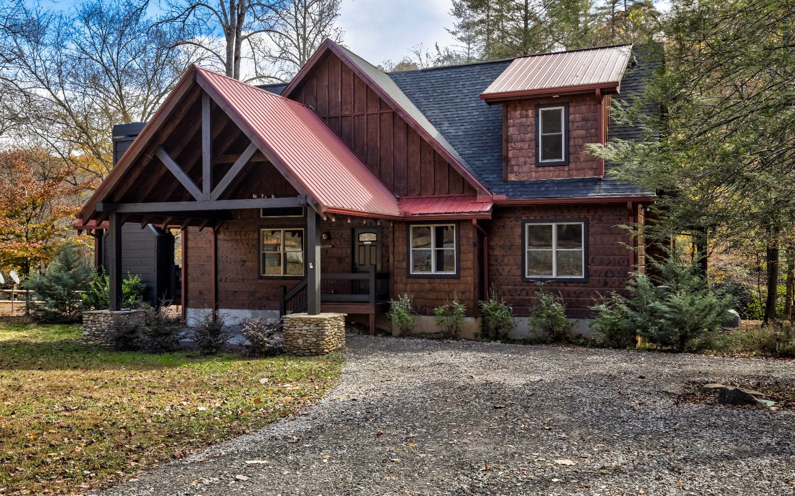 15 Kiki's River Road Blue Ridge, GA 30513 - Photo 17 of 32 a front view of a house with garden
