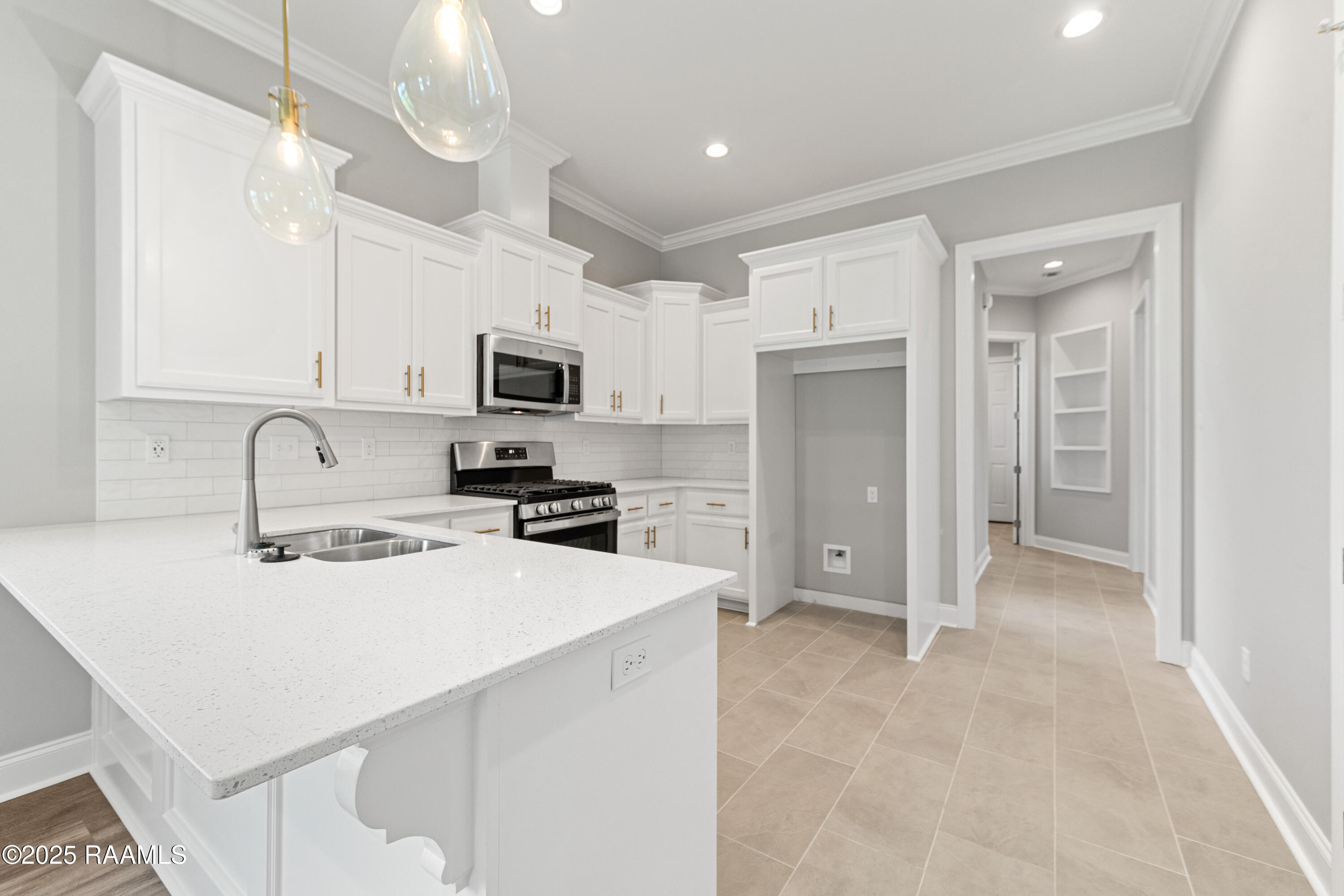 366 West Broussard Road Lafayette, LA 70506 - Photo 6 of 27 366 W Broussard-39