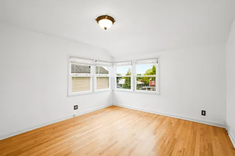 $549,000 | 6221 North Lake Drive, Whitefish Bay, WI 53217