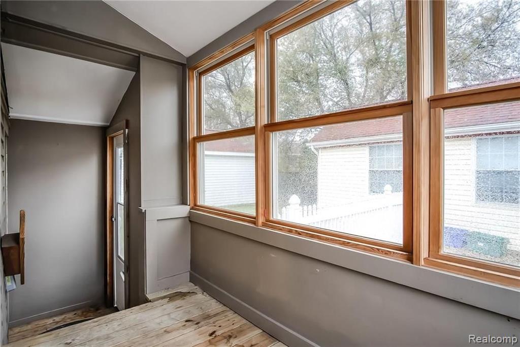 30004 Milford Road New Hudson, MI 48165 - Photo 12 of 40