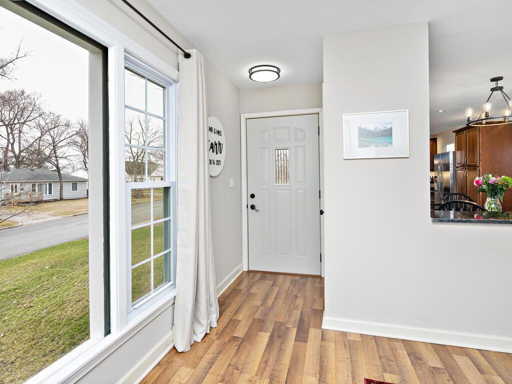 8904 Stanlen Road St. Louis Park, MN 55426 - Photo 3 of 28