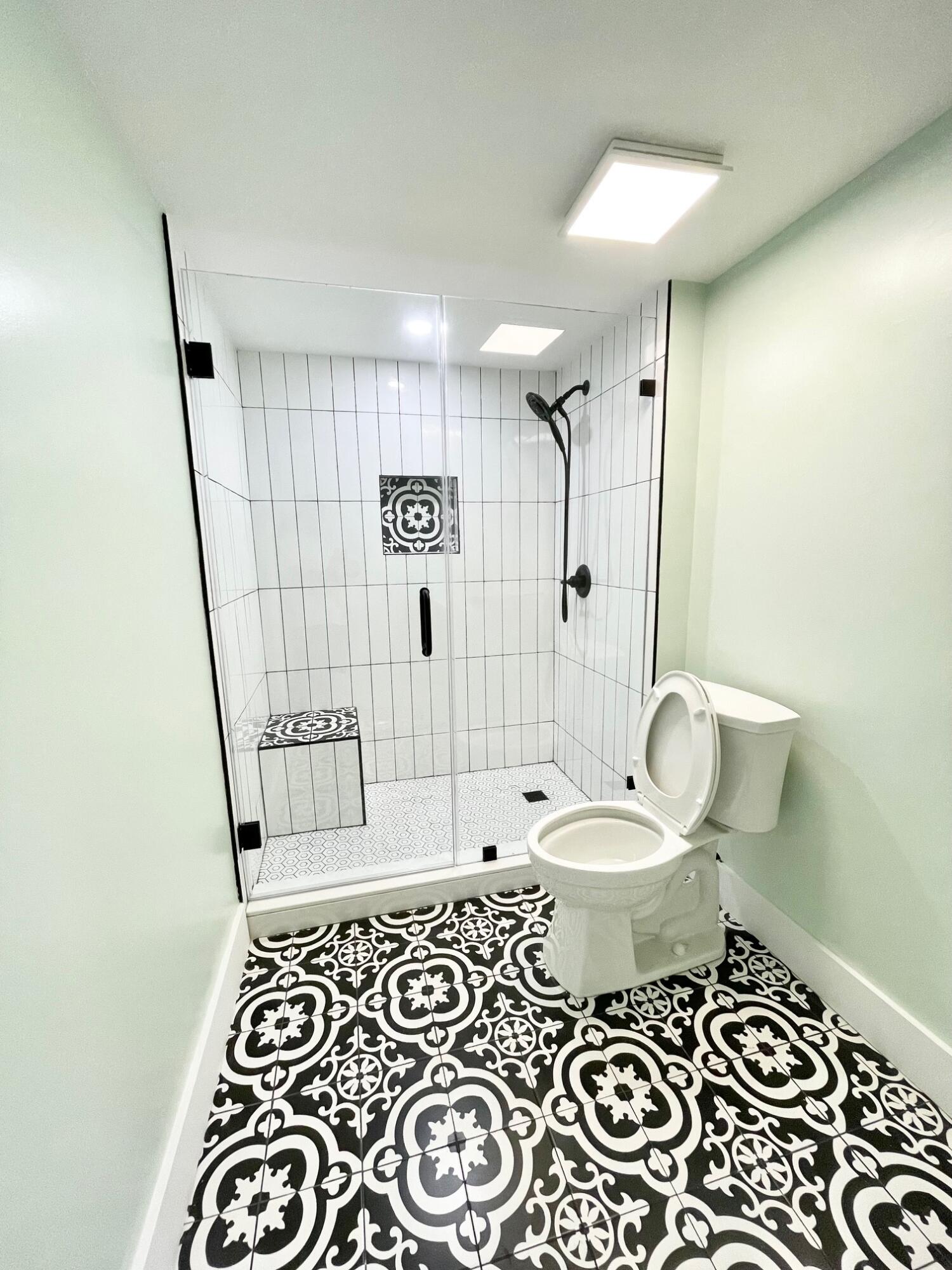 142 Ocean Cove Drive Jupiter, FL 33477 - Photo 10 of 12 2nd Bathroom