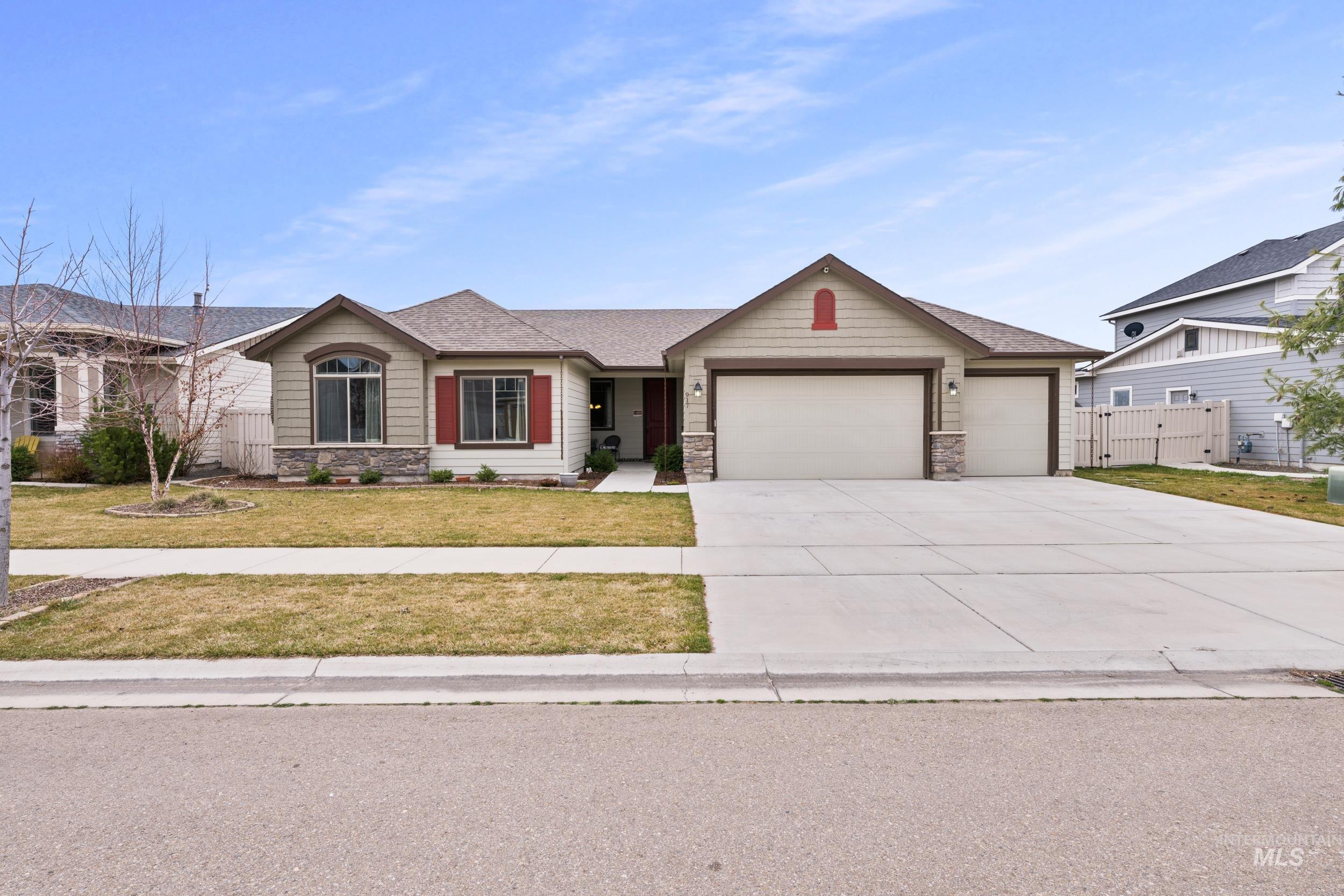 917 Silver Springs Street Middleton, ID 83644 - Photo 2 of 32
