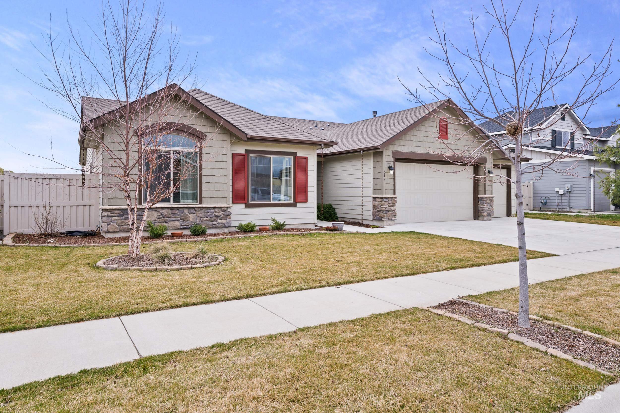 917 Silver Springs Street Middleton, ID 83644 - Photo 4 of 32