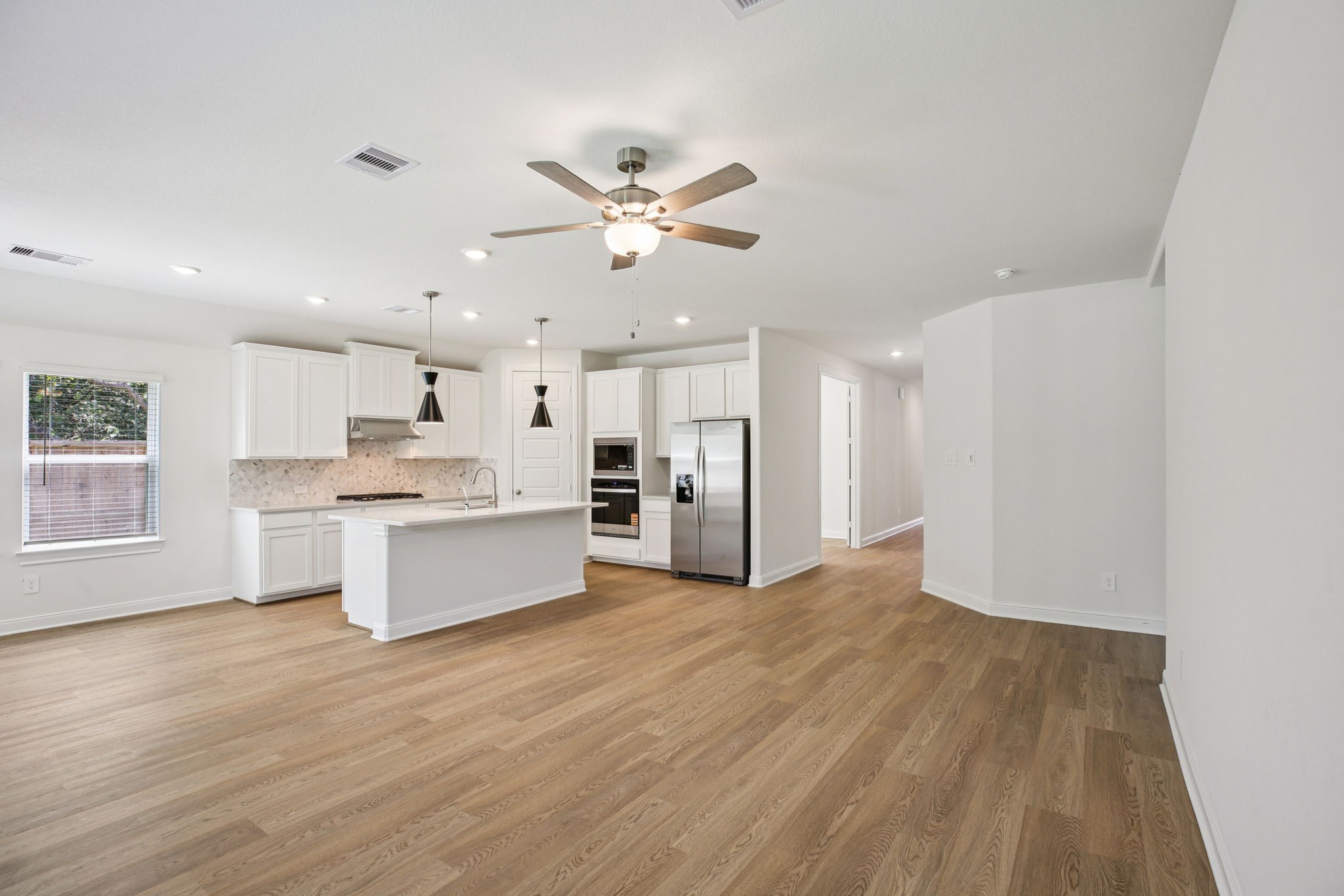 2827 Clapbread Lane Rosenberg, TX 77471 - Photo 6 of 37 Photo is not of the actual home, but is an inspirational photo of builder’s model home and may depict options, furnishings, and/or decorator features that are not included.