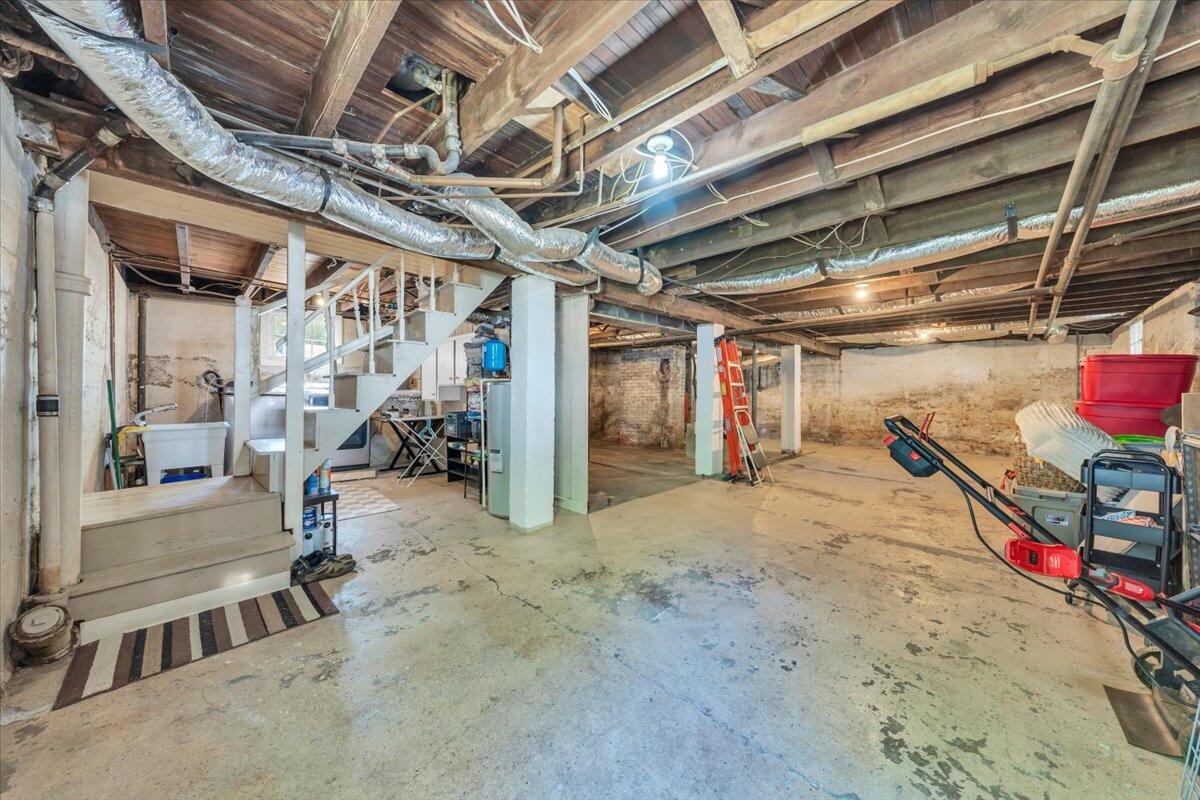 1205 Summit Avenue Southwest Roanoke, VA 24015 - Photo 36 of 52 36-MIB09239