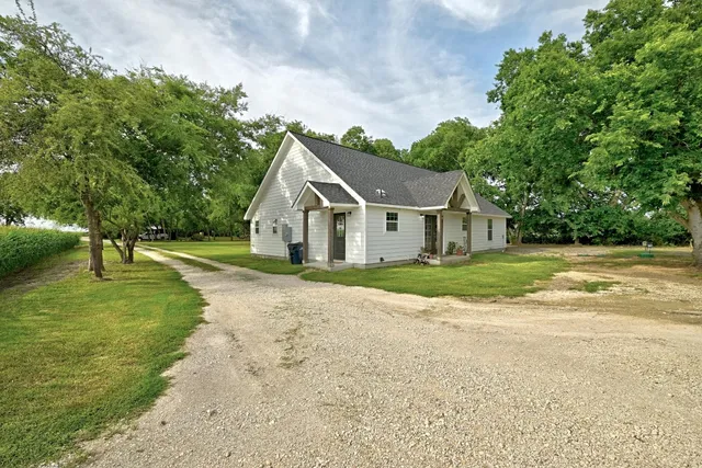 $1,174,999 | 780 County Road 389, Granger, TX 76530