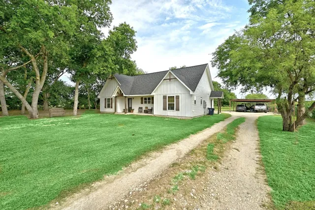 $1,174,999 | 780 County Road 389, Granger, TX 76530