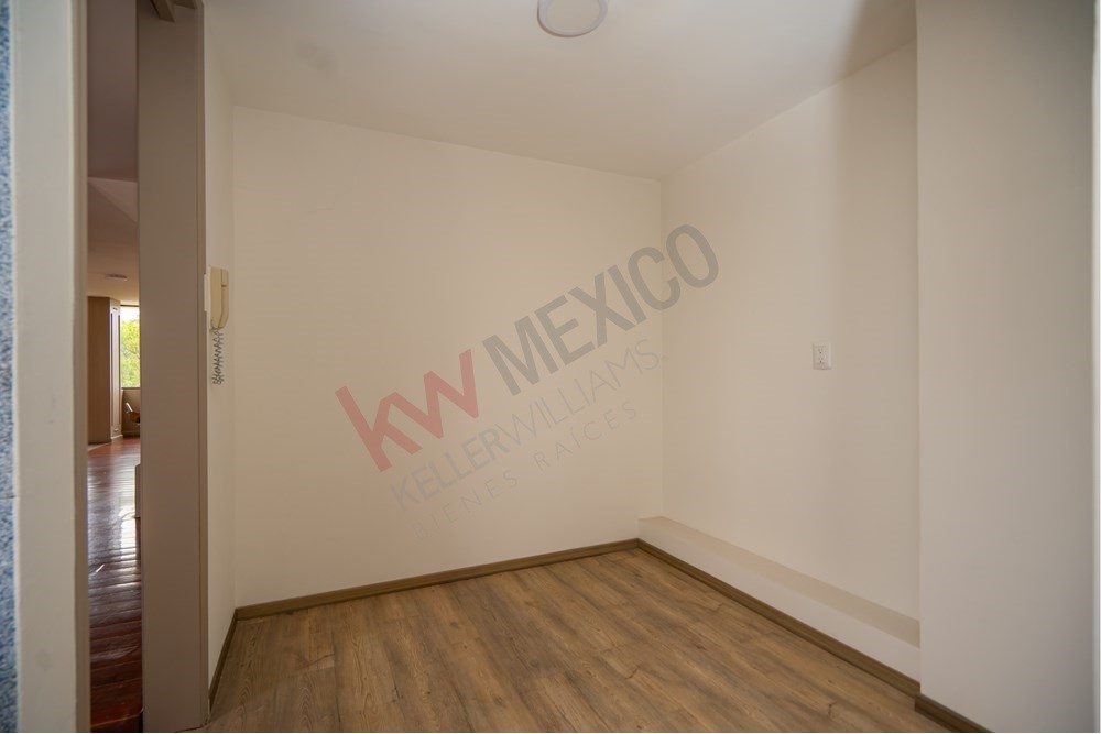 150 Viaducto Rio Becerra, Unit PH Alton Bay, CDMX 03810 - Photo 32 of 33 a view of an empty room