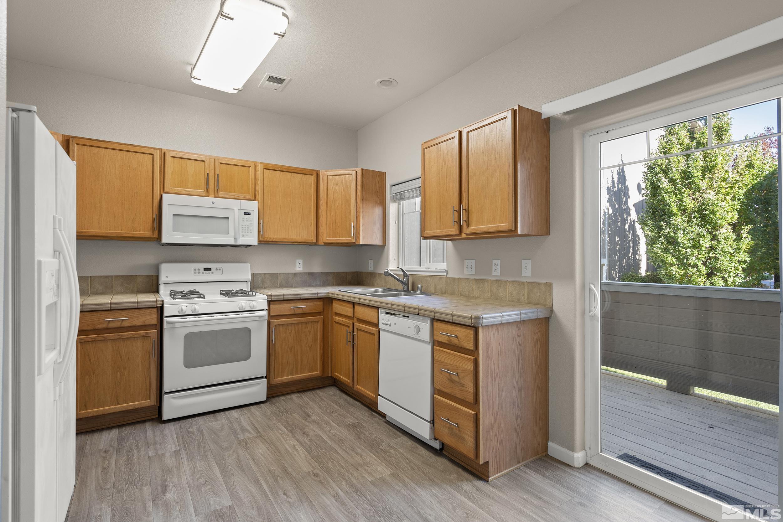 4170 Amber Marie Lane Reno, NV 89503 - Photo 8 of 18 Photo 8