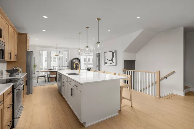 $599,000 | 824 42nd Avenue North, Nashville, TN 37209