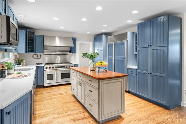 $1,895,000 | 3620 Lawson Road, Glenview, IL 60026