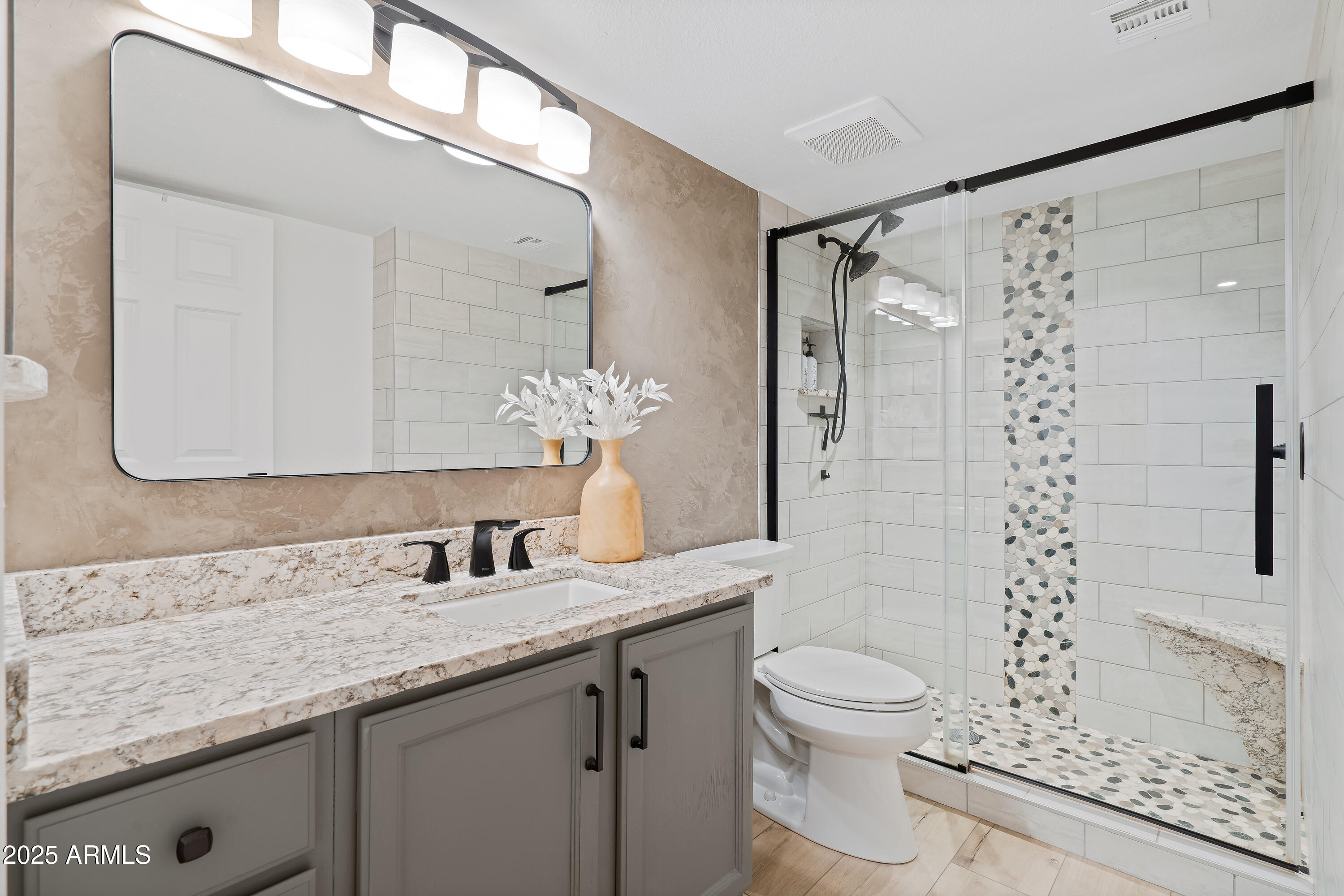 6701 South Moson Road Hereford, AZ 85615 - Photo 46 of 133 2 Interiors-21