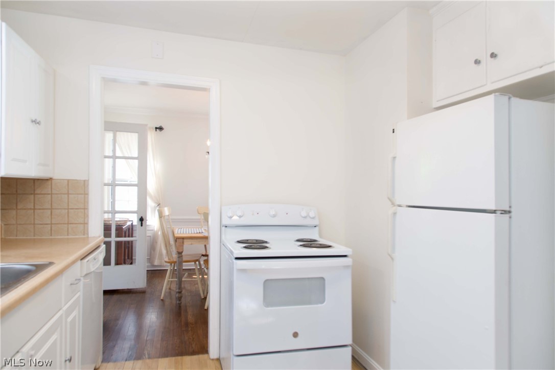 2223 Barrington Road Cleveland, OH 44118 - Photo 9 of 22 Gallery Image 9