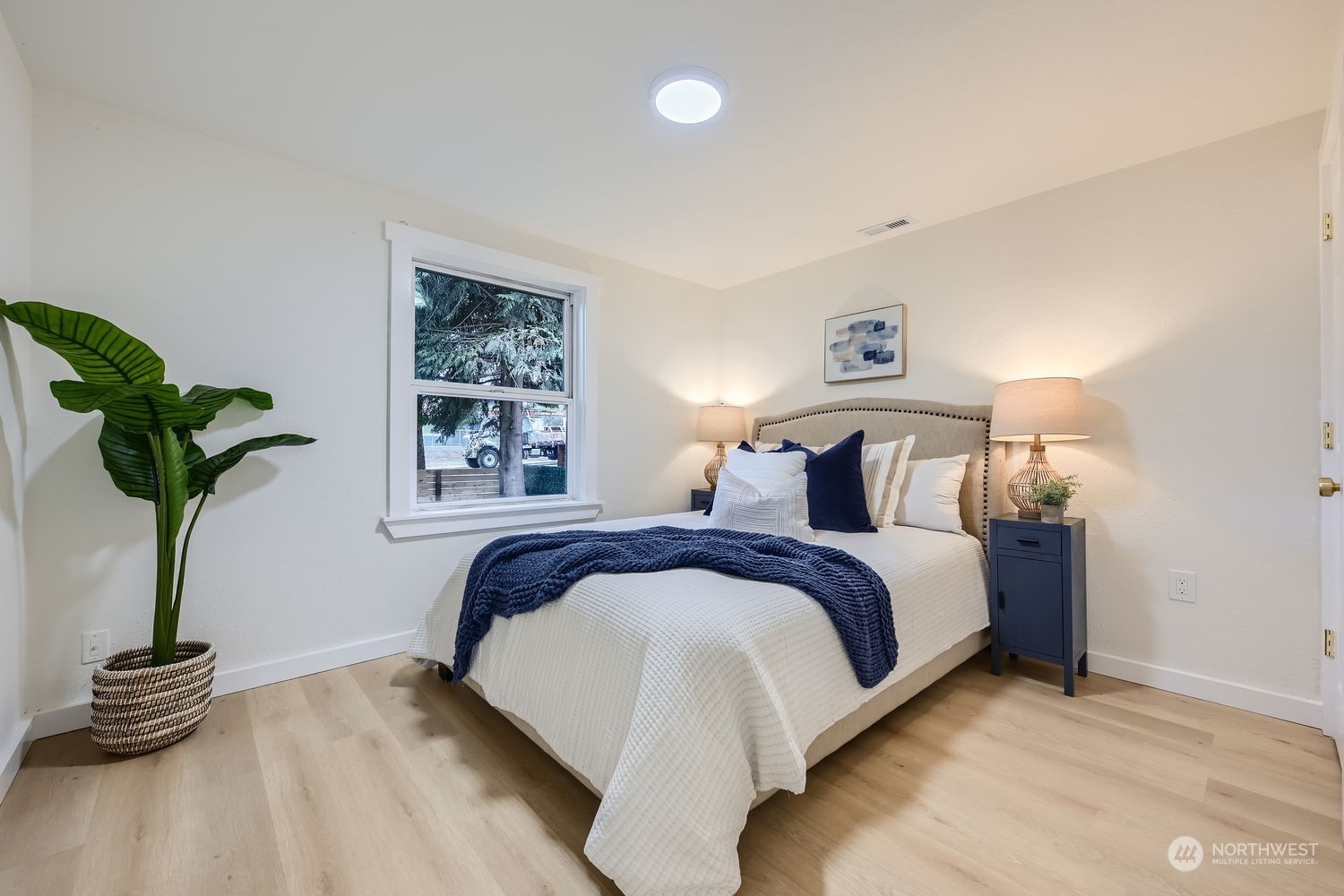 12033 Renton Avenue South Seattle, WA 98178 - Photo 15 of 30 Gallery Image 15
