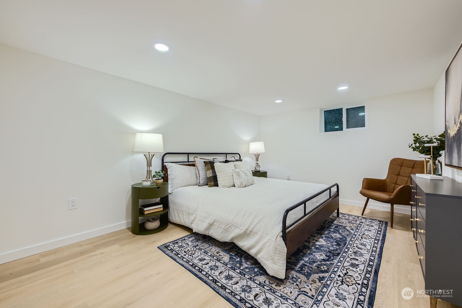 12033 Renton Avenue South Seattle, WA 98178 - Photo 19 of 30 Gallery Image 19