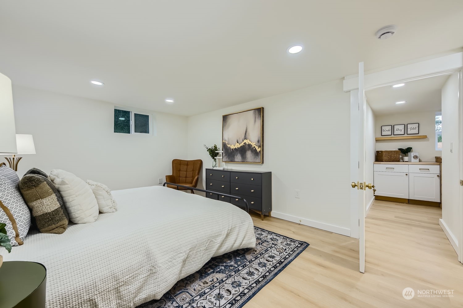 12033 Renton Avenue South Seattle, WA 98178 - Photo 20 of 30 Gallery Image 20