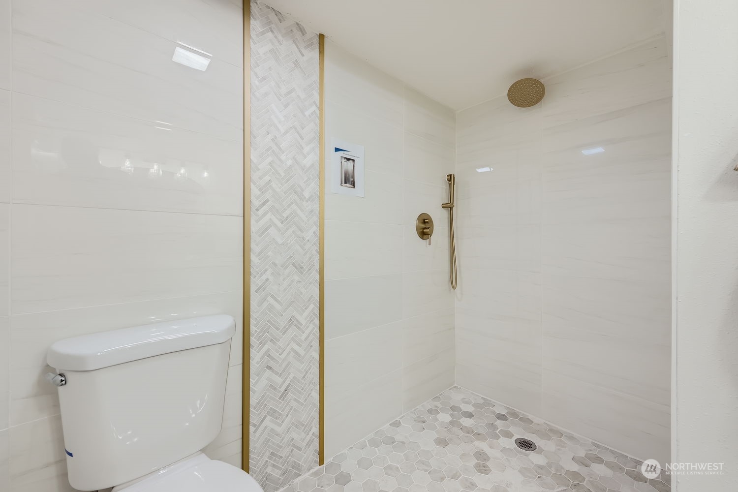 12033 Renton Avenue South Seattle, WA 98178 - Photo 22 of 30 Gallery Image 22