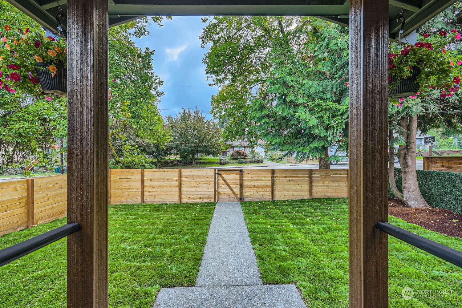 12033 Renton Avenue South Seattle, WA 98178 - Photo 26 of 30 Gallery Image 26